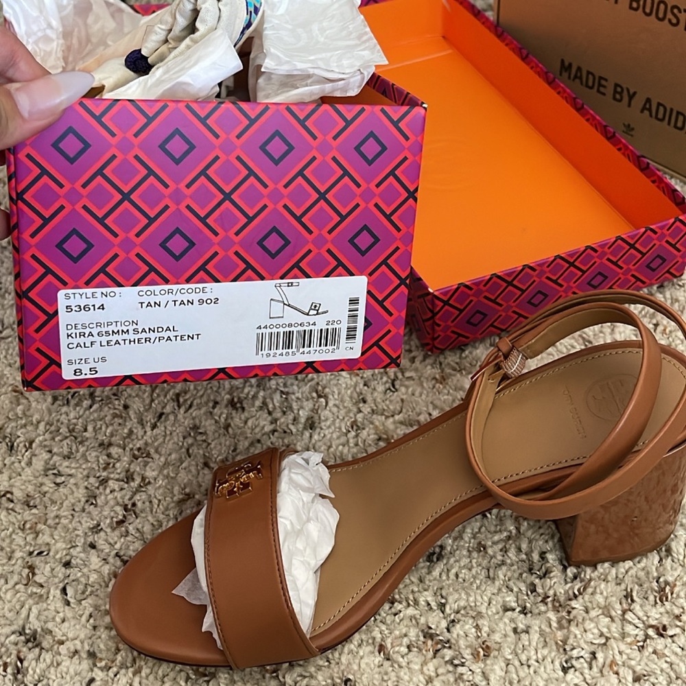 Tory Burch heels 🤍